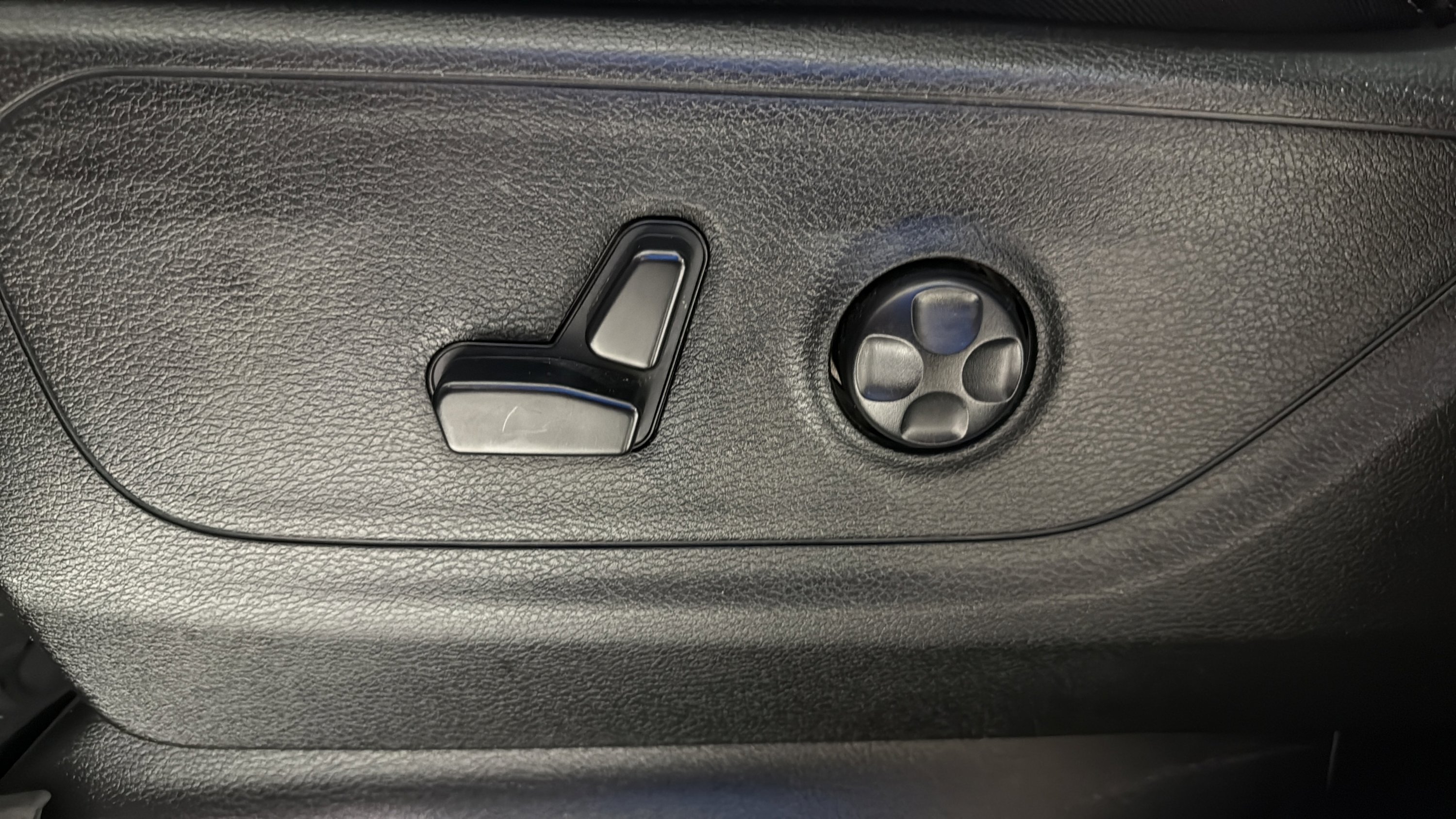 Used 2020 Maximum Steel Metallic Clearcoat Ram Rebel image 13