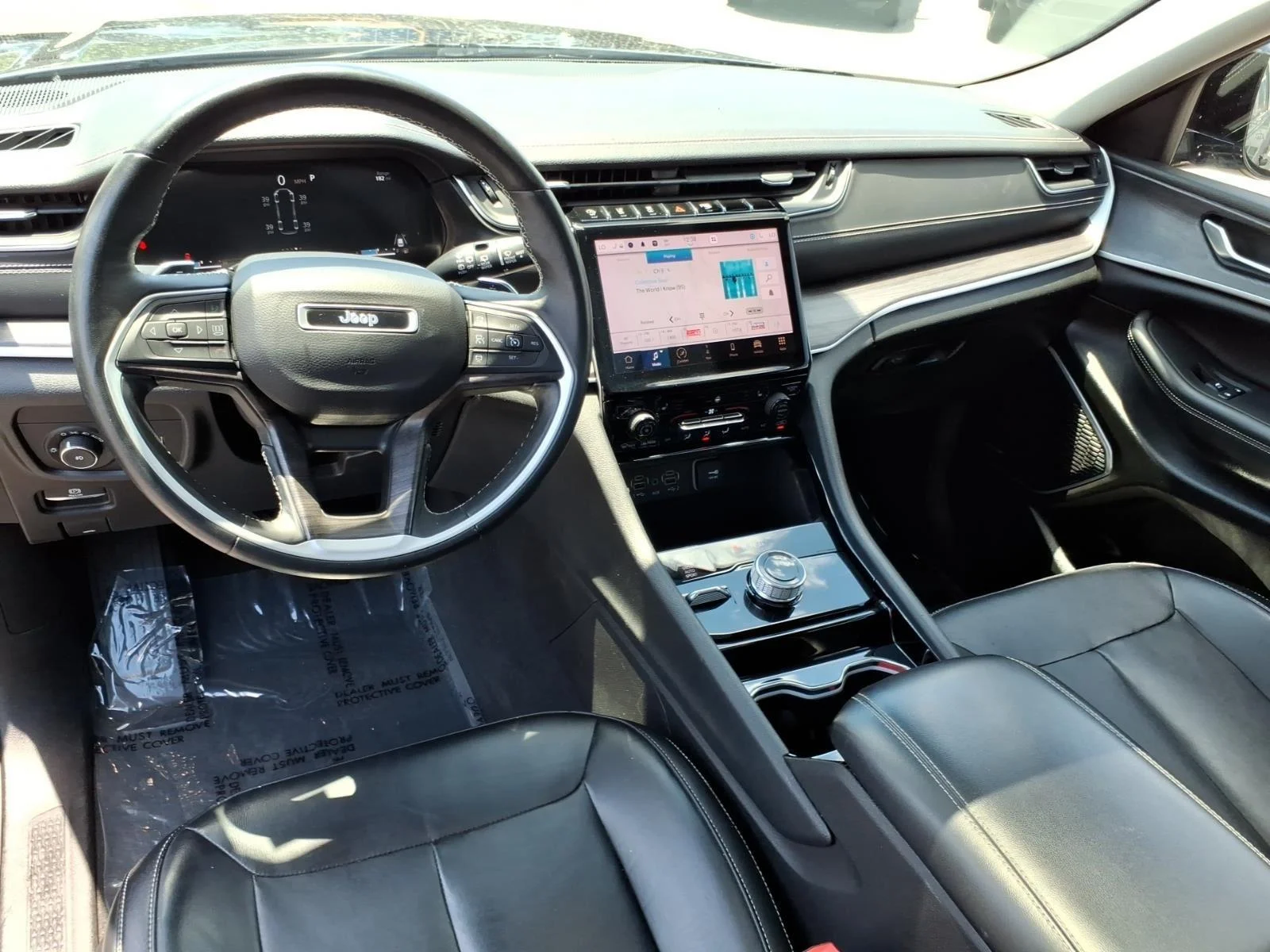 Used 2022 Ember Pearlcoat Jeep Limited image 23