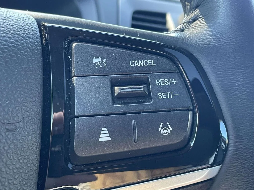 Used 2025  Honda EX-L image 34