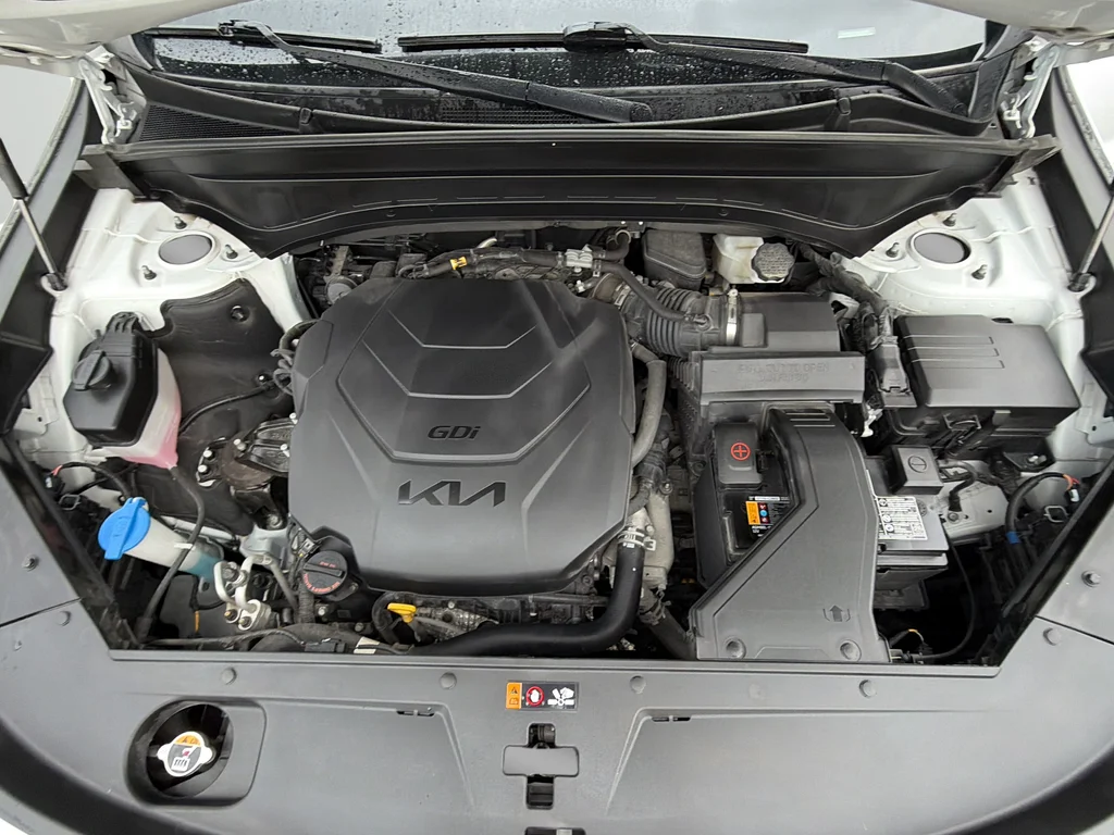 Used 2022 White Kia SX image 41