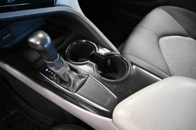 Used 2019 Silver Toyota LE image 17