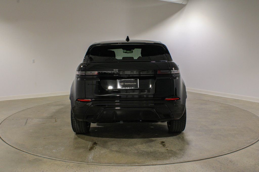 Certified Used 2025 Santorini Black Metallic Land Rover Dynamic image 4