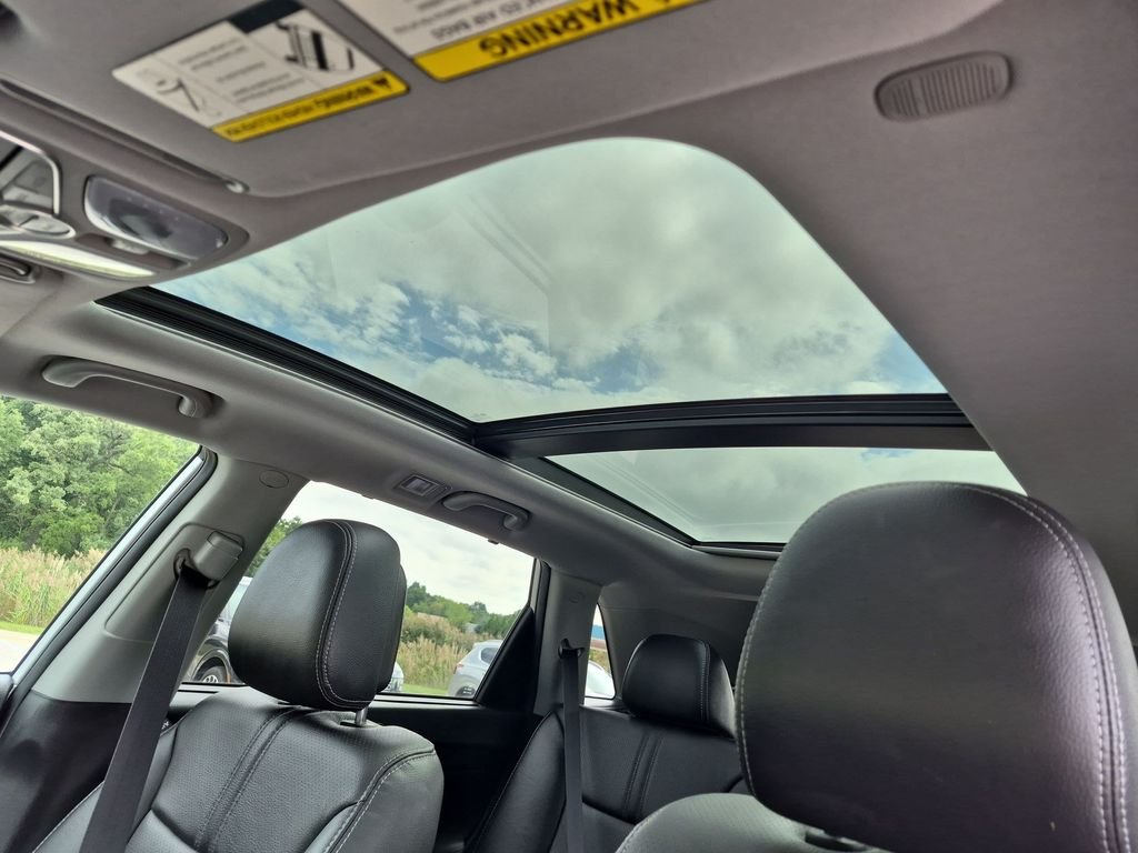 Used 2014 White Kia EX image 13