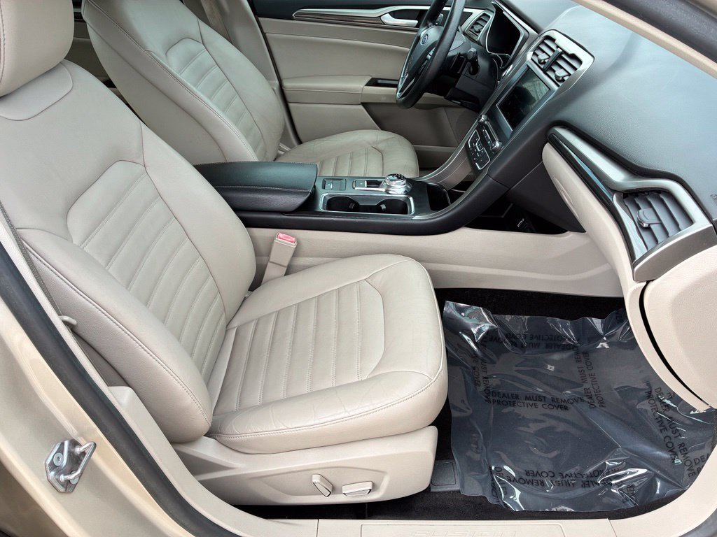 Used 2018 Gold Ford SE image 27