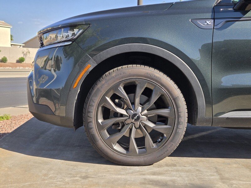 Used 2022 Green Kia X-Line EX image 10