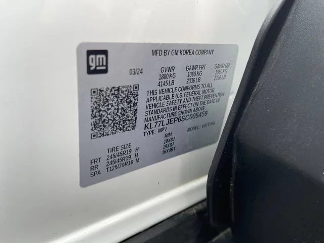 Used 2025 Summit White Chevrolet 2RS image 33