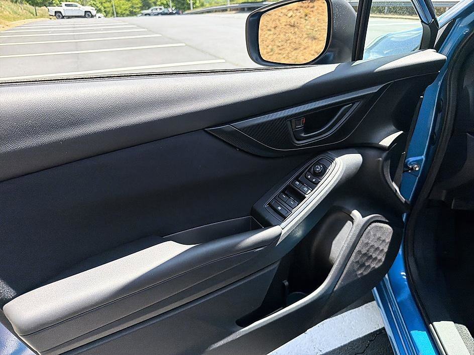 Used 2022 Ocean Blue Pearl Subaru Base image 10