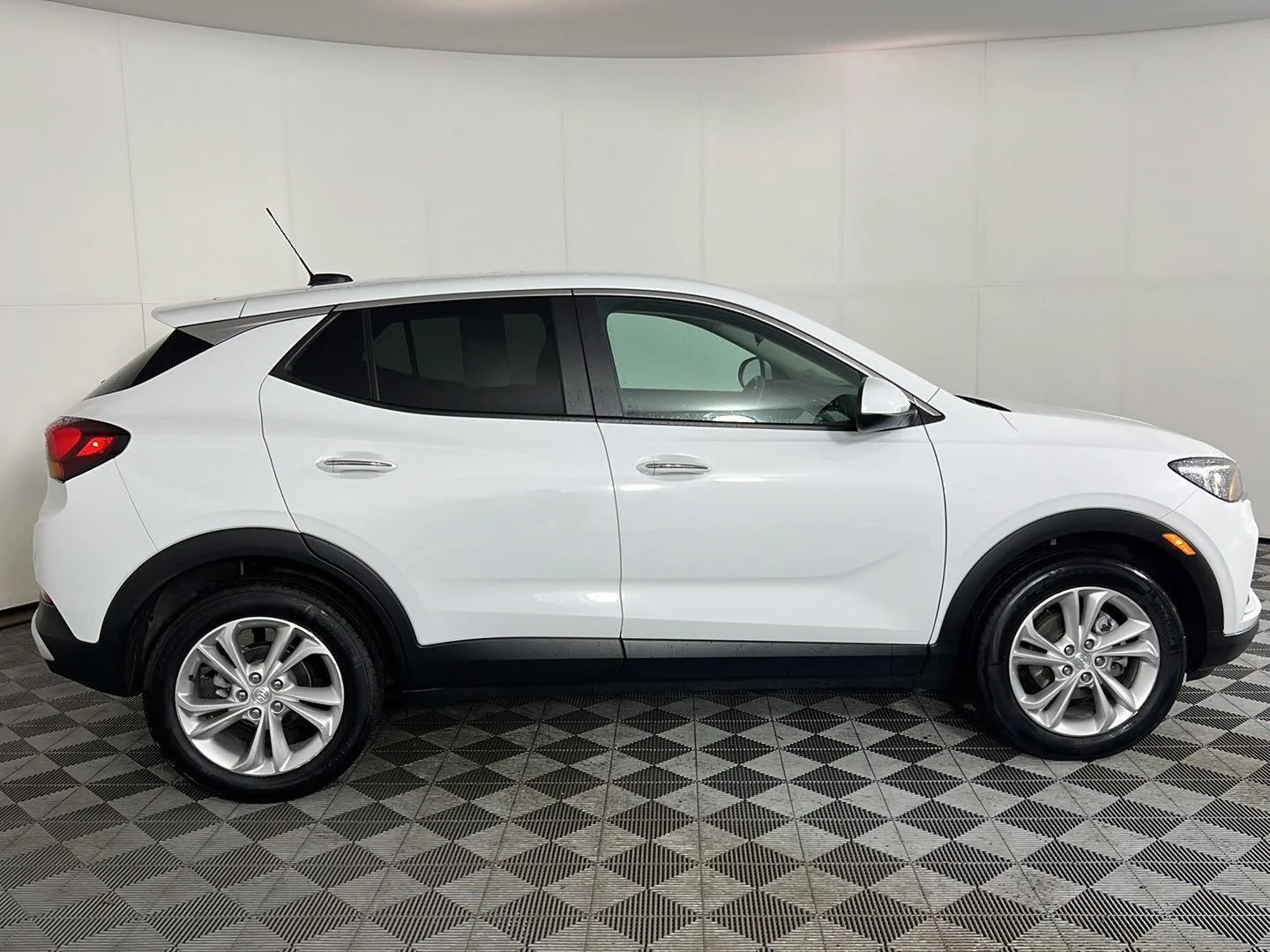 Used 2023 Summit White Buick Preferred image 8
