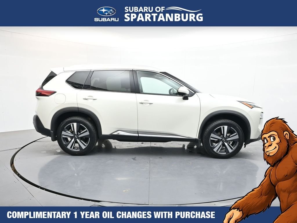 Used 2023 Pearl White Nissan SL image 8