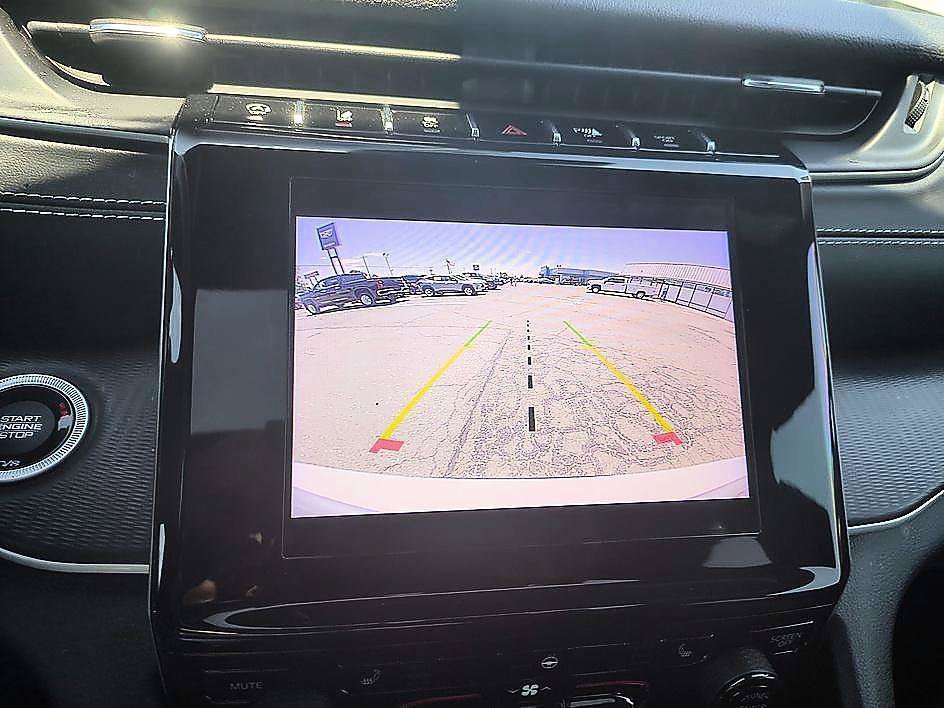 Used 2023 Silver Zynith Jeep Altitude X image 21