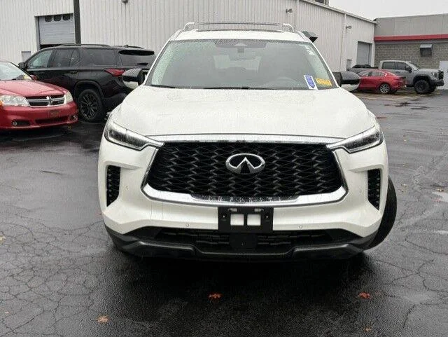 Used 2025 Majestic White INFINITI SENSORY image 4