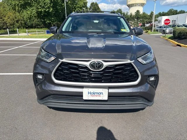 Used 2021 Gray Toyota XLE image 2
