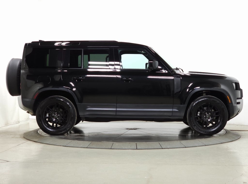 2025 LAND ROVER DEFENDER - Image 7