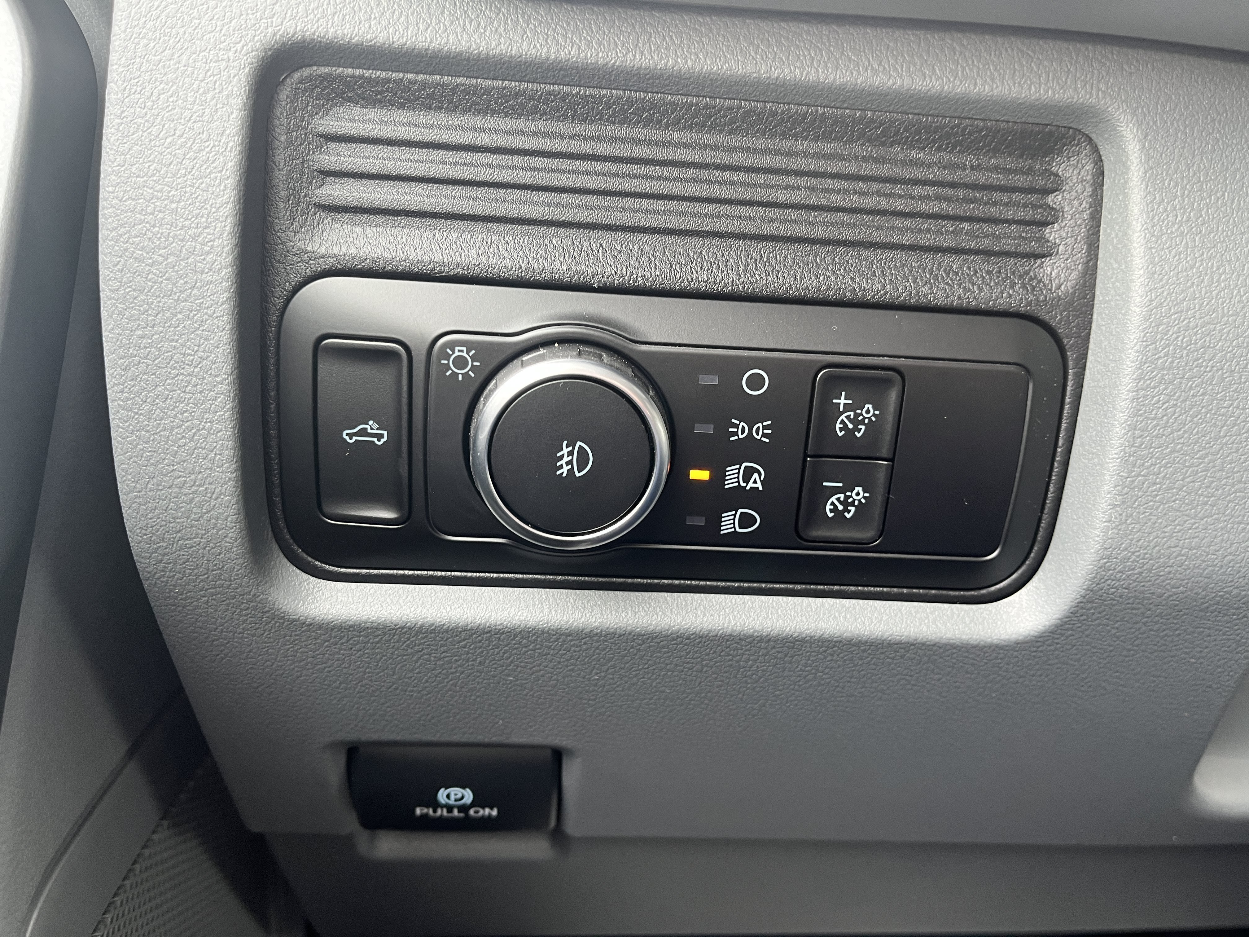 New 2026 Oxford White Ford F-250® XL image 20