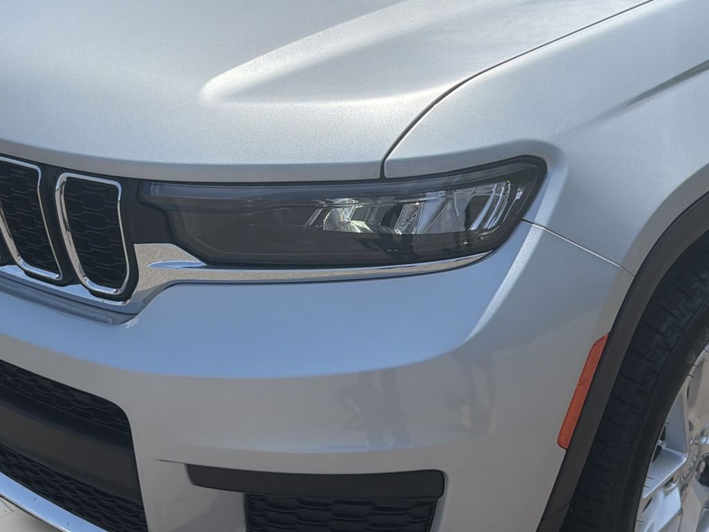 New 2026 Silver Jeep Laredo image 29