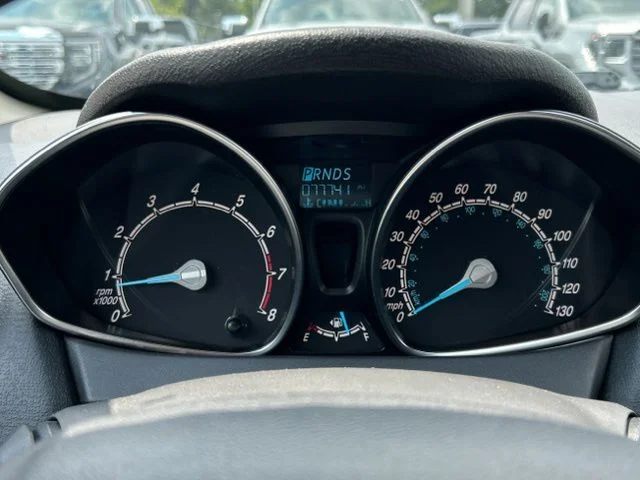 Used 2018 Gray Ford SE image 30