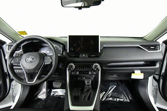 2025 Toyota RAV4 XLE Premium - Photo 18