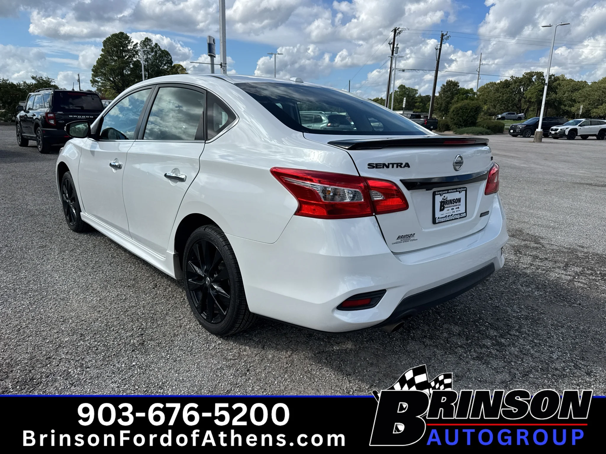 Used 2018 Aspen White Nissan SR image 7