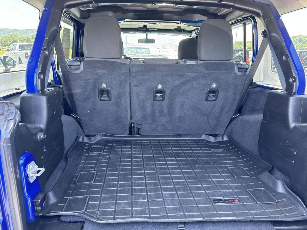 Used 2019 Blue Jeep Unlimited Sahara image 22