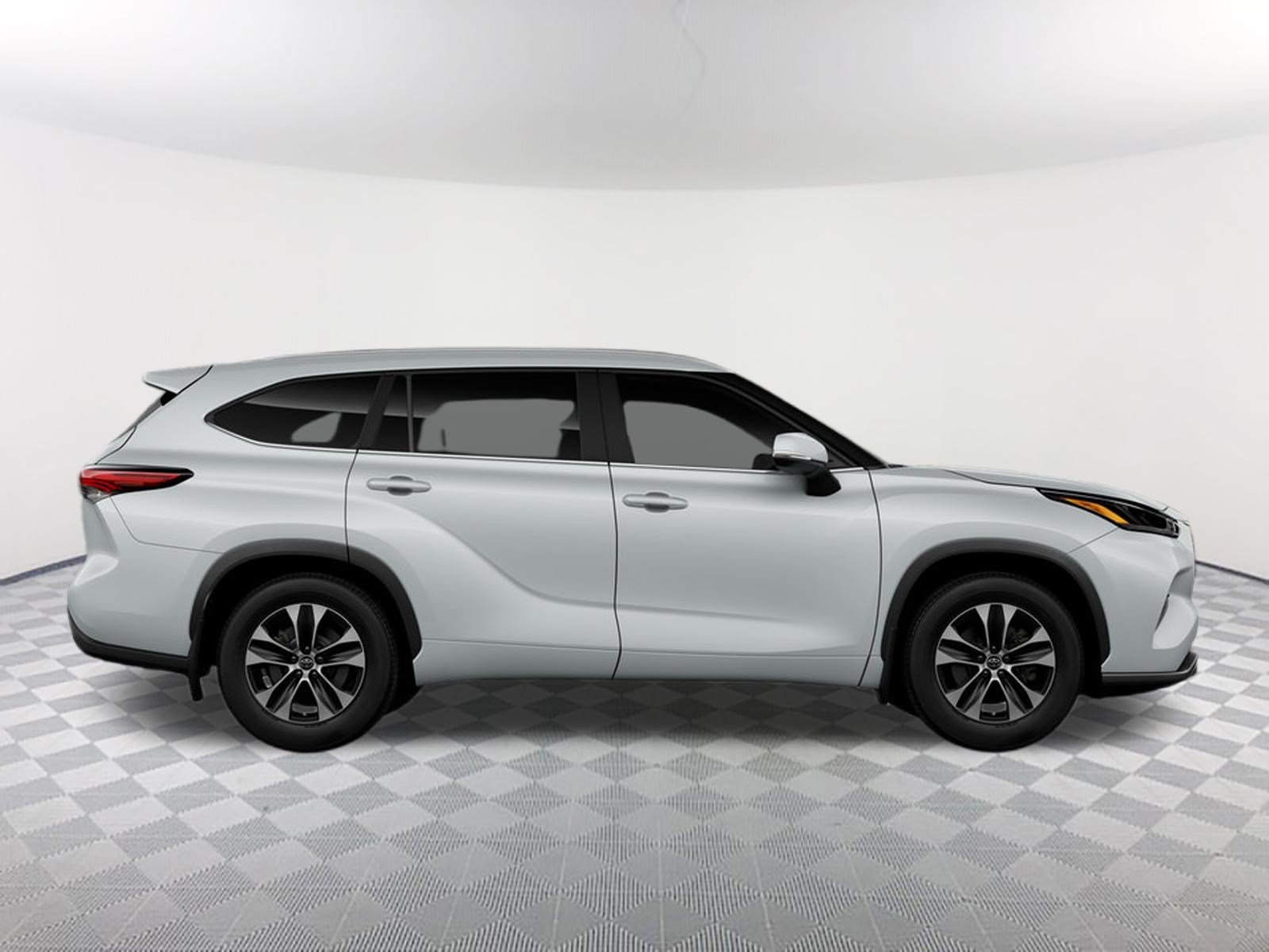 New 2026 Wind Chill Pearl Toyota XLE image 12