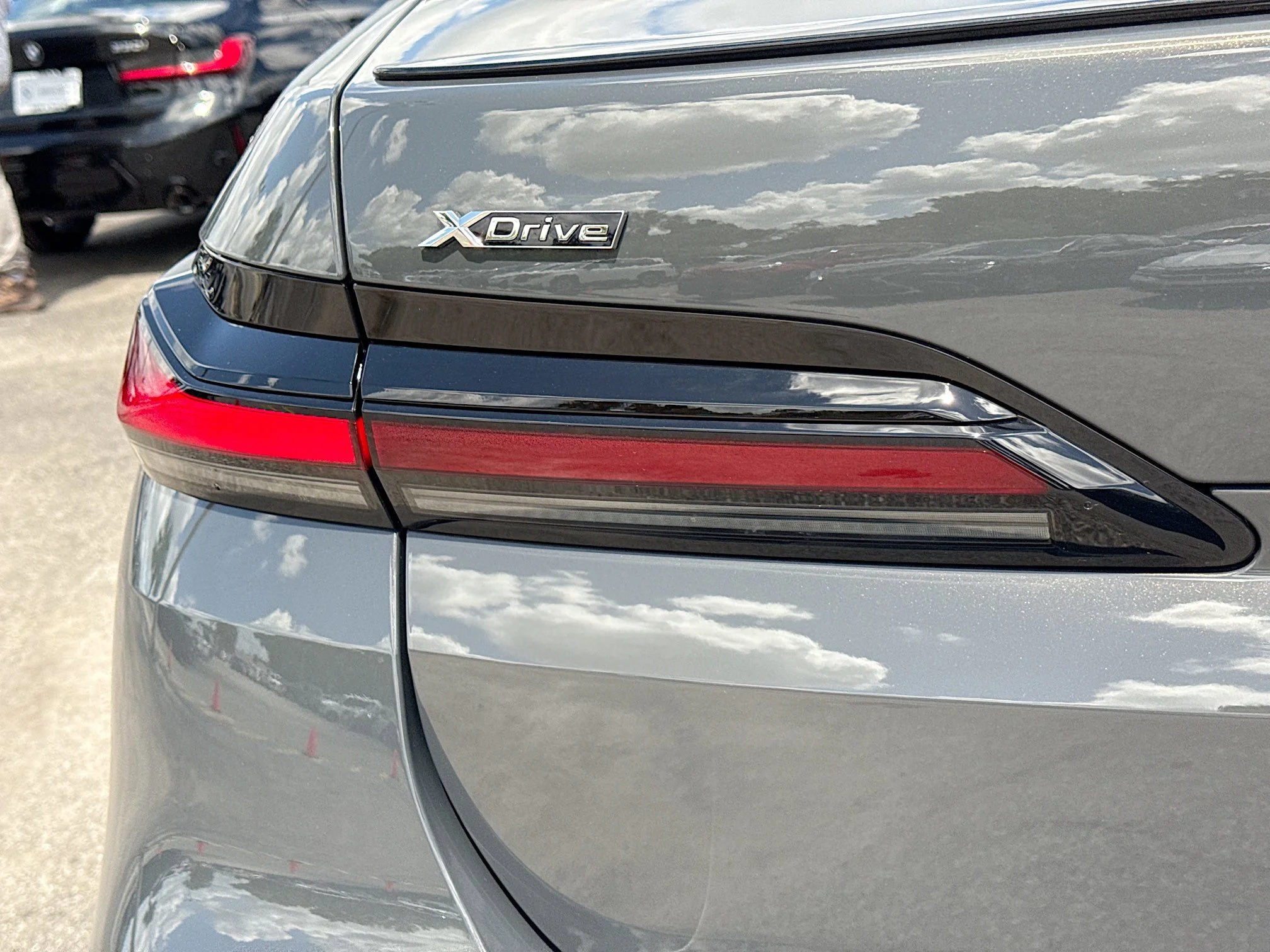 New 2026 Dravit Grey Metallic BMW 760i xDrive image 10