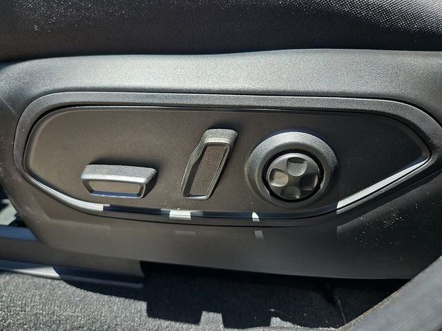 New 2026 Silver Zynith Jeep Laredo image 15