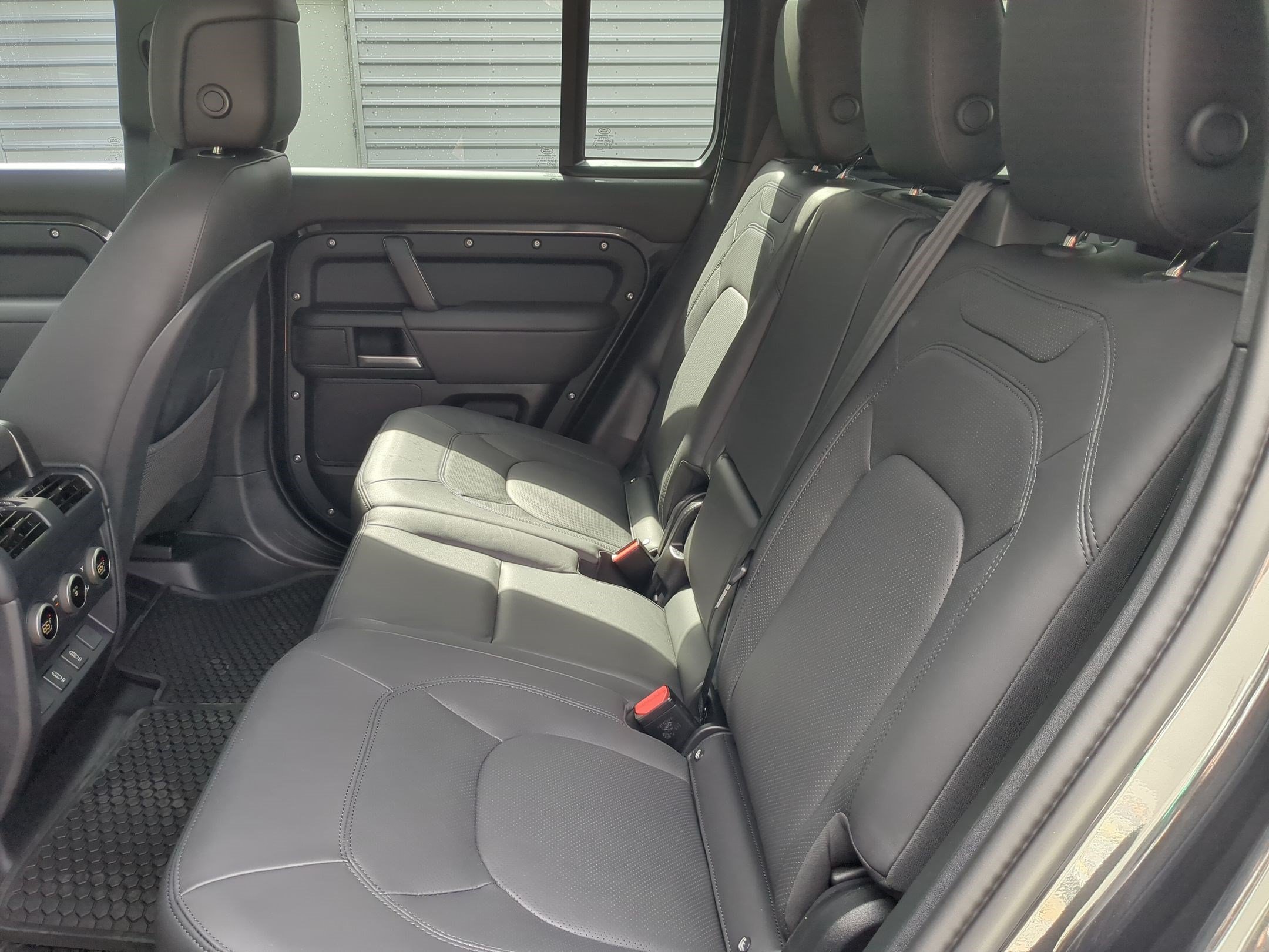 New 2026 Carpathian Grey Land Rover P400 X-Dynamic SE image 28