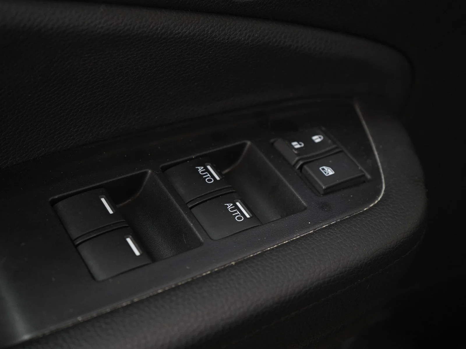 Used 2022 Crystal Black Pearl Honda Black Edition image 26