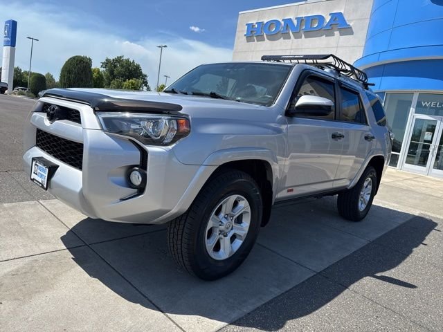 Used 2016 Classic Silver Metallic Toyota SR5 4X4 image 15