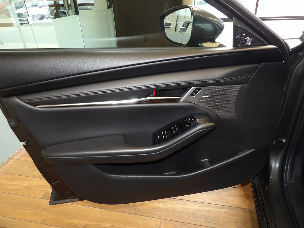 Used 2021 Machine Gray Metallic Mazda Premium image 23