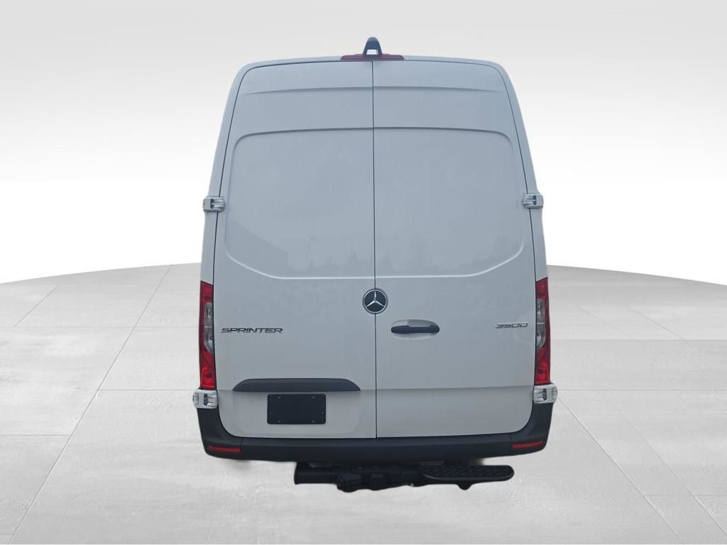 New 2026 Arctic White Mercedes-Benz Cargo 170 WB image 4