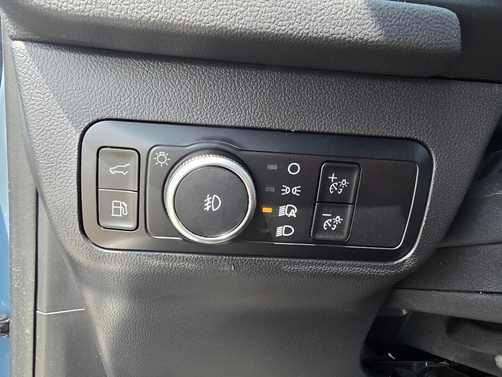 Used 2024 VAPOR BLUE METALLIC Ford ST-Line Select image 22
