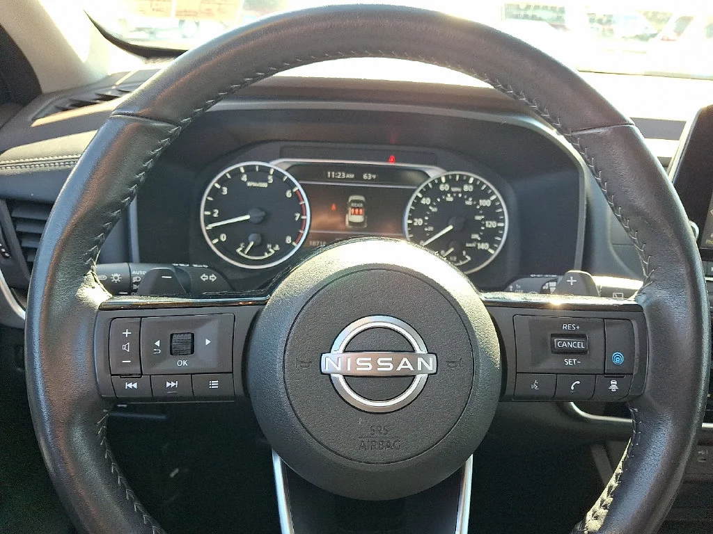 Used 2023 Gray Nissan SV image 21