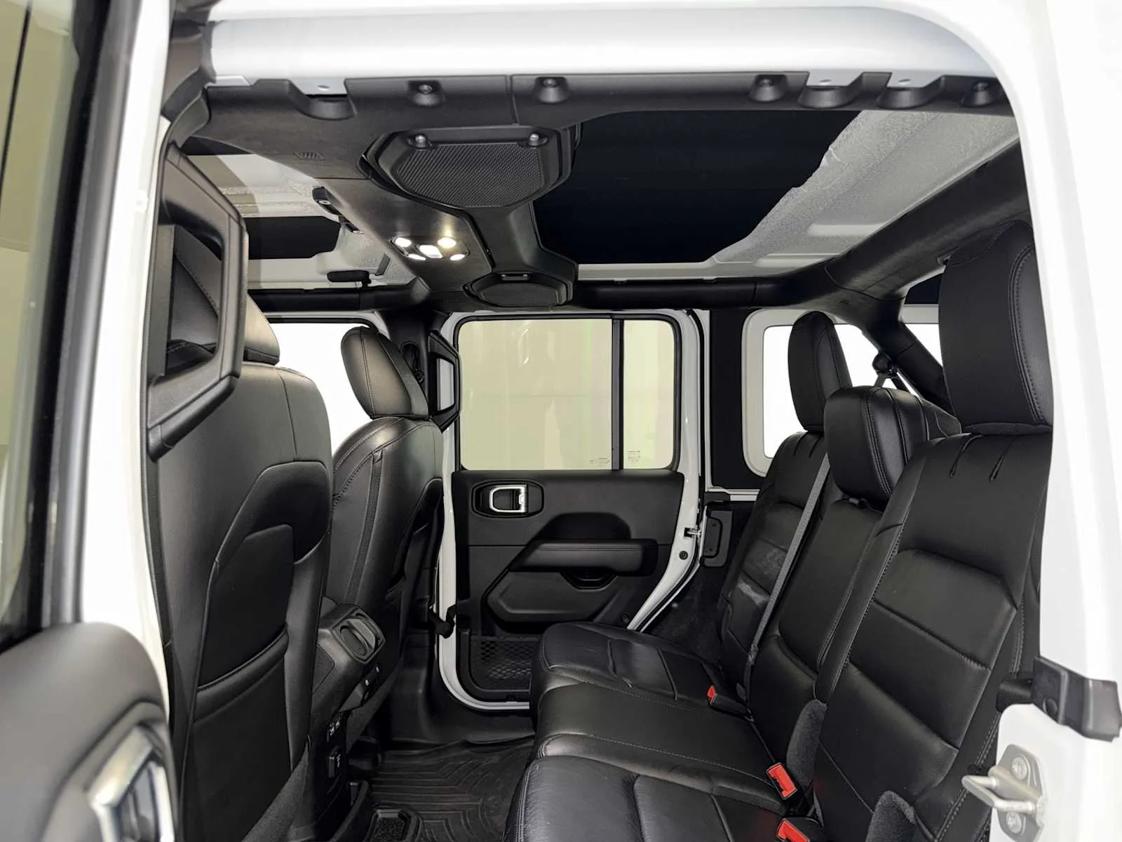 Used 2021 Bright White Clearcoat Jeep Unlimited Sahara Altitude image 21