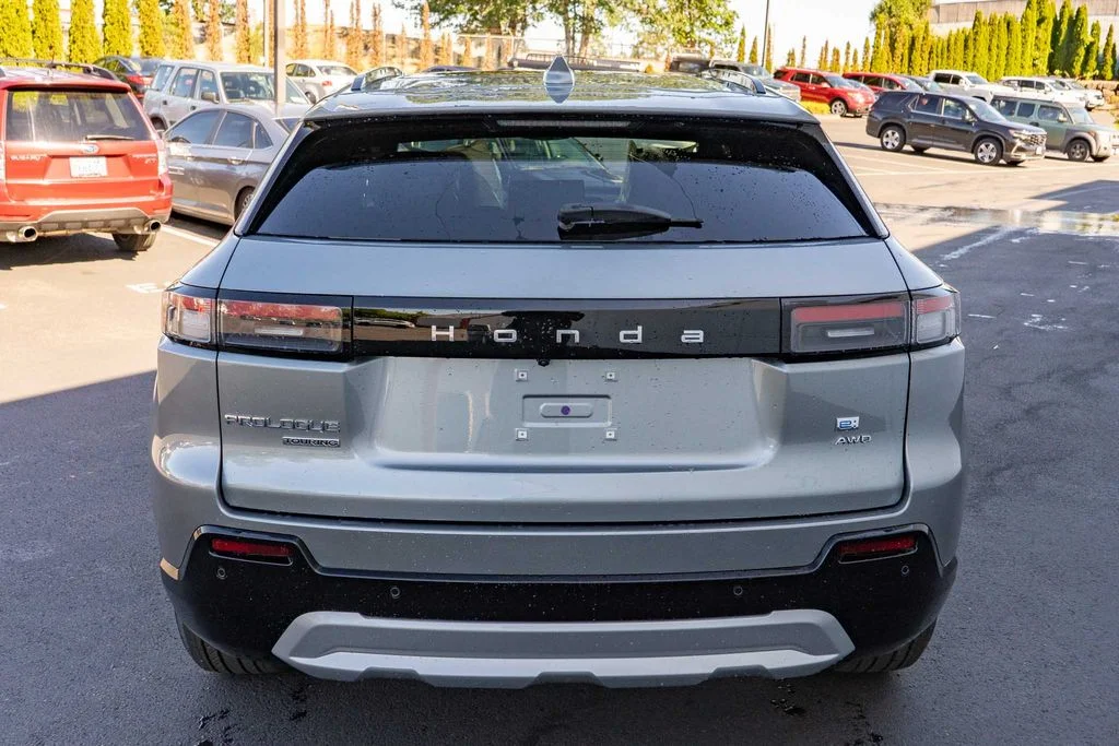 New 2026 Mercury Silver Metallic Honda Touring image 7