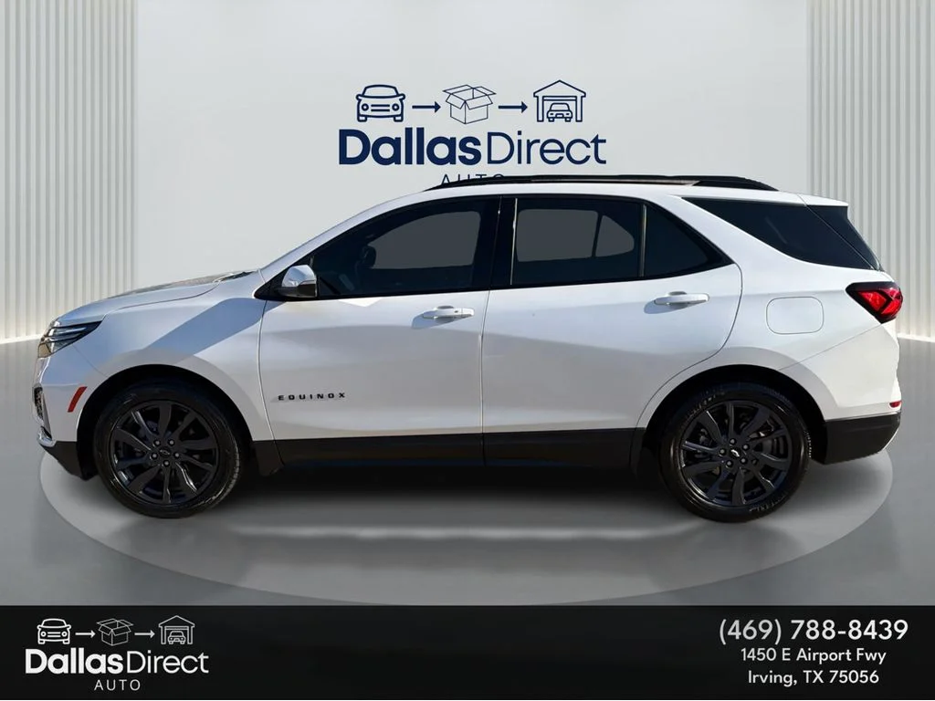 Used 2022 Iridescent Pearl Tricoat Chevrolet RS image 9