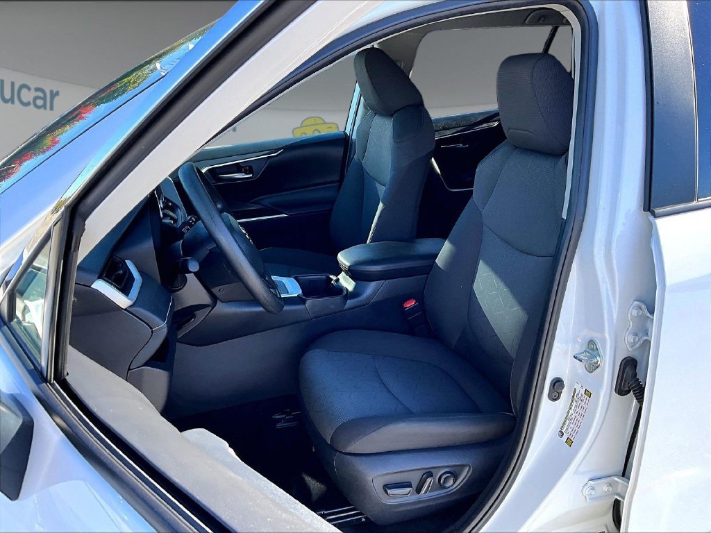 Used 2025 White Toyota XLE image 10