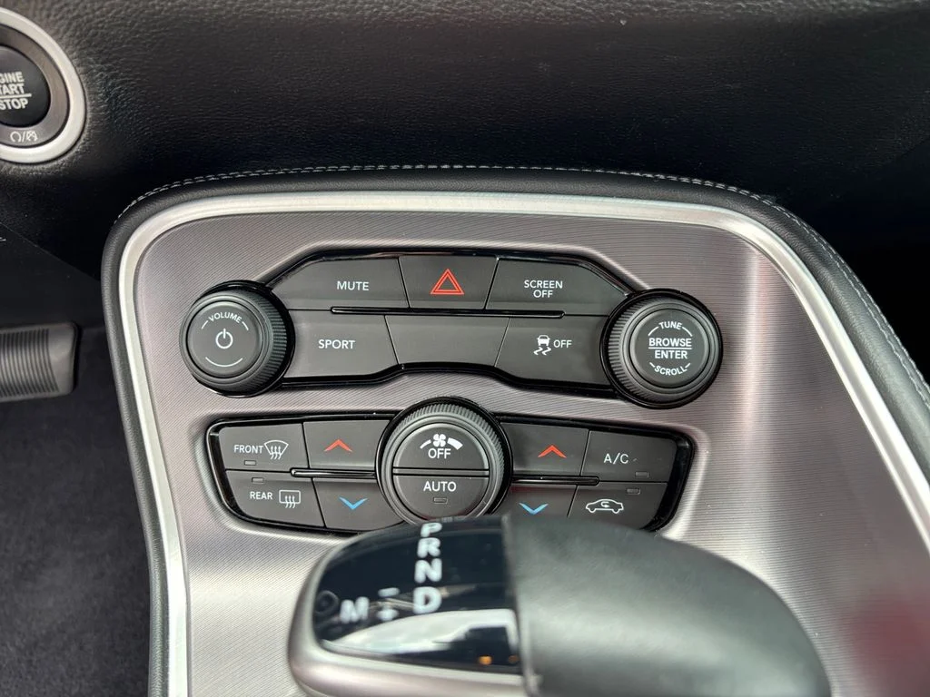 Used 2020 Red Dodge SXT image 28