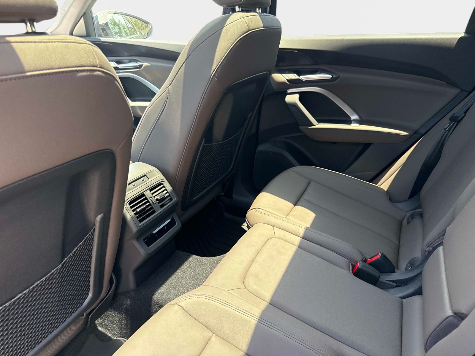 New 2026 Daytona Gray Pearl Effect Audi Premium image 15