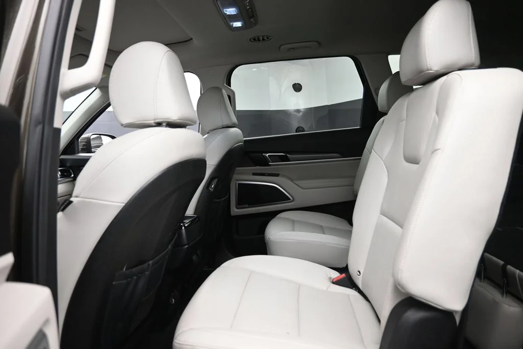 Certified Used 2022 Green Kia S image 12