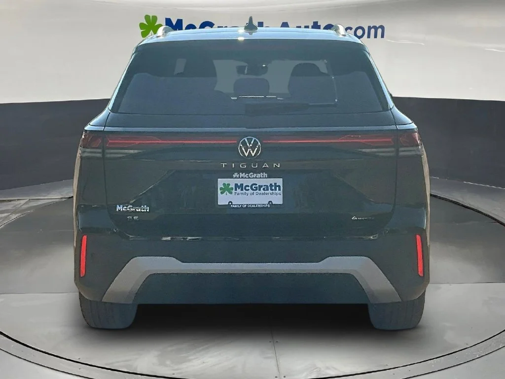 New 2026 Deep Black Pearl Volkswagen 2.0T SE image 5