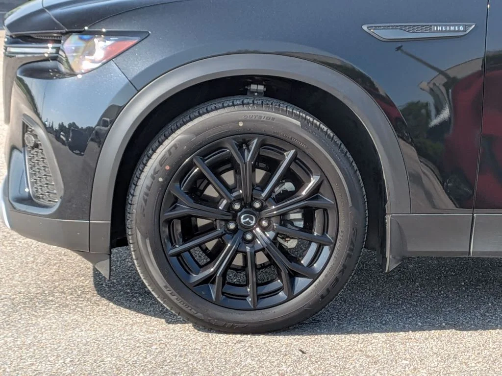 Used 2025 Black Mazda 3.3 Turbo Premium image 9