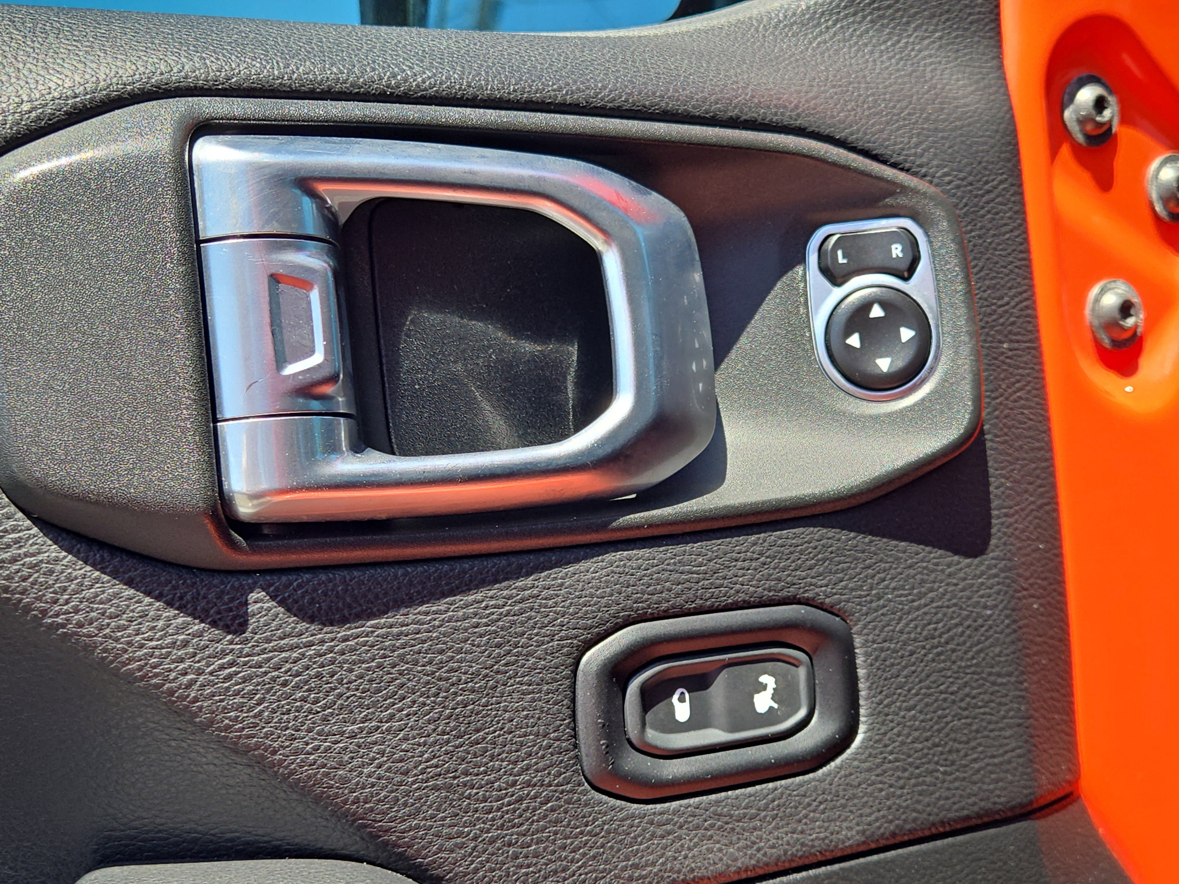 Used 2020 Punkn Metallic Clearcoat Jeep Sahara image 23