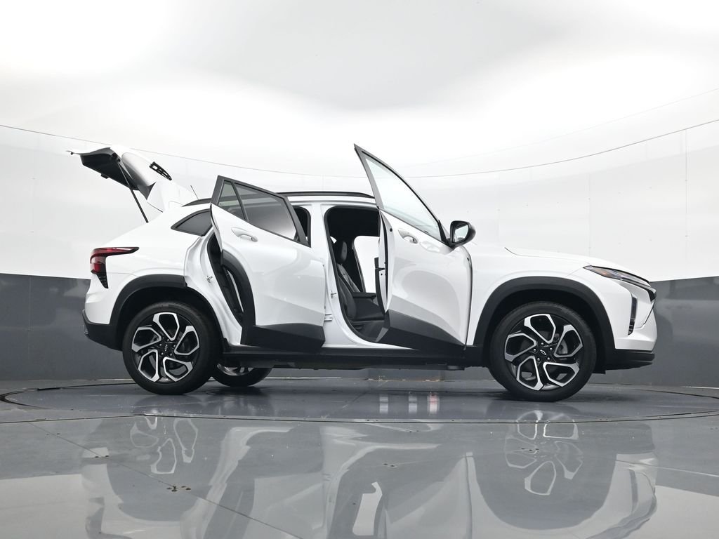 Used 2024 White Chevrolet 2RS image 33