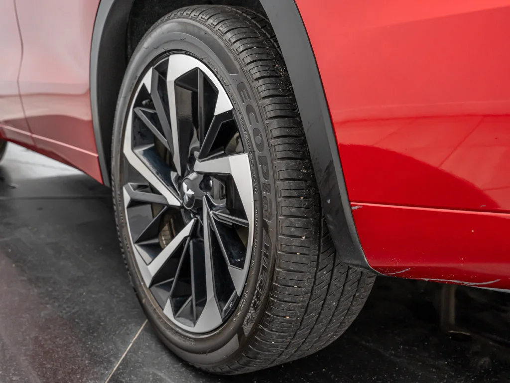 Used 2025 Red Diamond Mitsubishi SEL image 54
