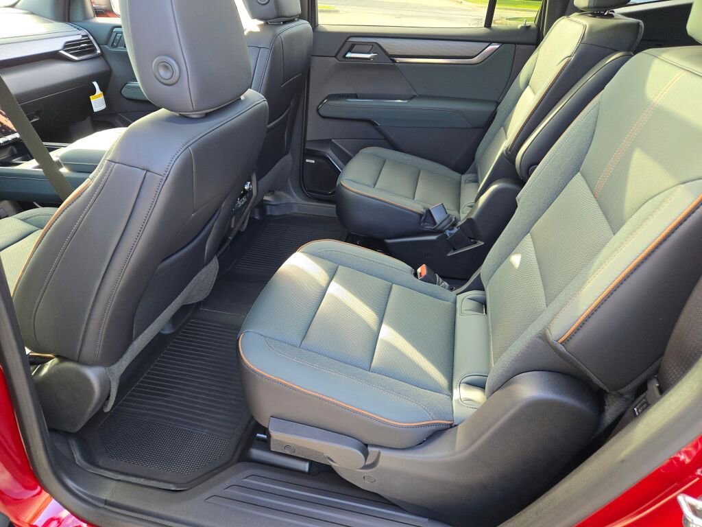 2026 GMC Acadia AT4 - Photo 21