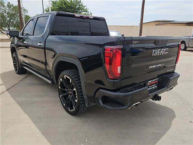 Used 2021 Onyx Black GMC Denali 4x4 Crew Cab 5.75 ft. box 147.4 in. WB image 2