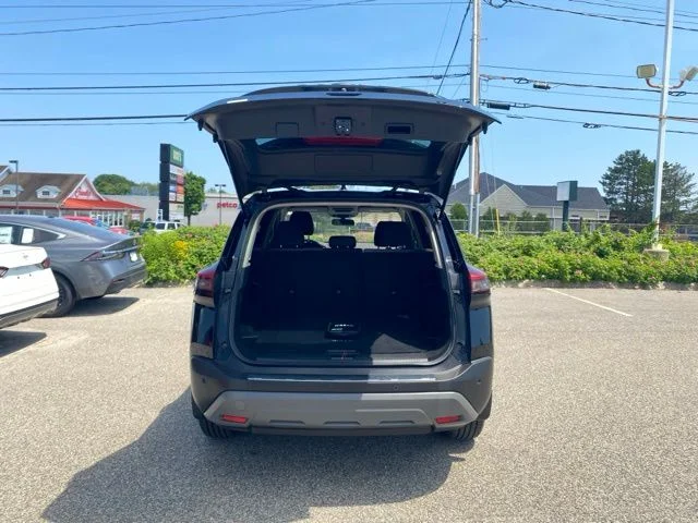 Used 2023 Super Black Nissan SV image 5