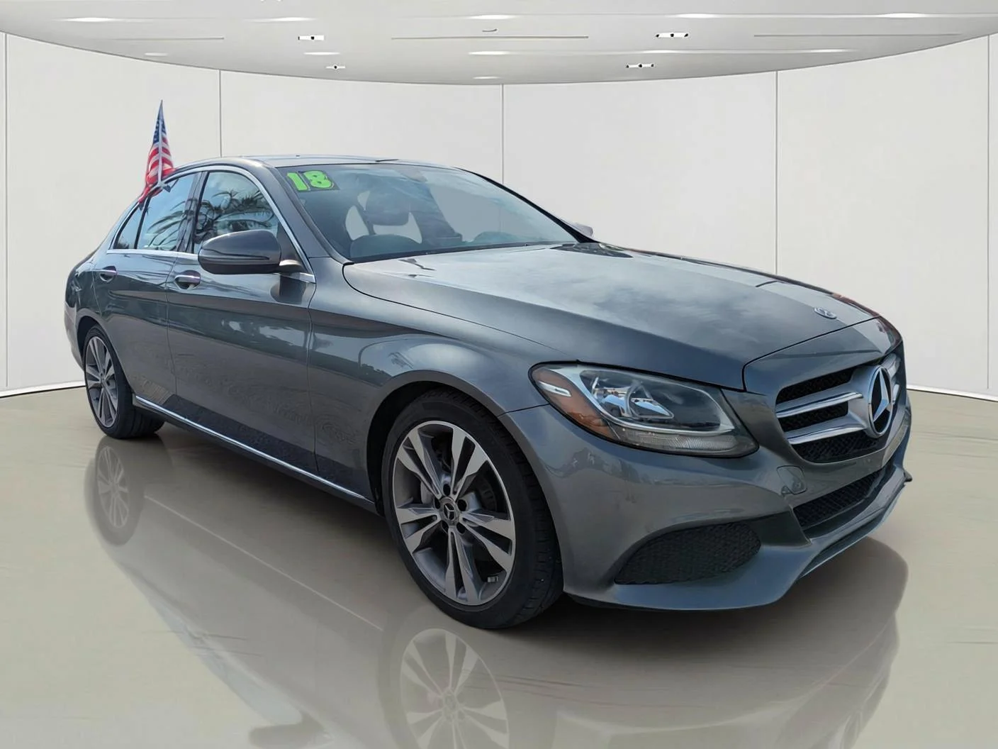 Used 2018 Gray Mercedes-Benz C 300 image 4