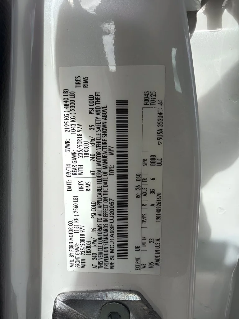 Used 2015 White Lincoln Base image 31